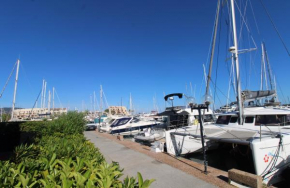 MARCOGVOILE - Golfe de Saint-Tropez - Agréable T2 cabine avec vue sur la marina
